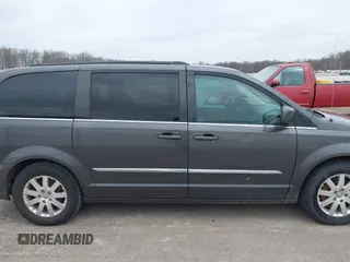 2016 Chrysler Town & Country Touring with VIN 2C4RC1BG4GR231224, listed as a IAAI auction lot 41750794 with 225,907 mi miles. Bid and sale history available at carsss.com. Image 14.