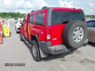 2007 Hummer H3 SUV with VIN 5GTDN13E678100639, listed as a IAAI auction lot 42169342 with 239,906 mi miles. Bid and sale history available at carsss.com. Image 3.