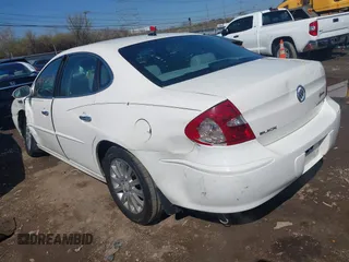 2007 Buick LaCrosse CXS with VIN 2G4WE587471117259, listed as a IAAI auction lot 41882777 with 201,787 mi miles. Bid and sale history available at carsss.com. Image 3.