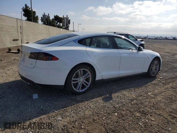 2013 Tesla Model S with VIN 5YJSA1CG2DFP17298, listed as a Copart auction lot 89166515 with 57,615 mi miles and Salvage Title. Bid and sale history available at carsss.com. Image 3.
