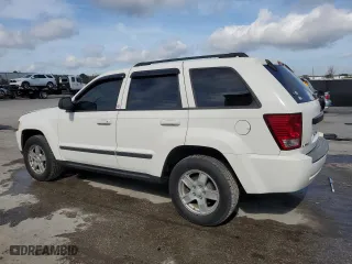 2007 Jeep Grand Cherokee Laredo with VIN 1J8HS48P37C626360, listed as a Copart auction lot 42608185 with 129,715 mi miles and Salvage Title. Bid and sale history available at carsss.com. Image 2.