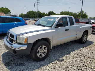 2005 Dodge Dakota SLT z VIN 1D7HW42N55S131878, wystawiony jako Copart lot #58358025 z przebiegiem 113 185 mil mil oraz Szkoda całkowita • Salvage title. Historia ofert i sprzedaży dostępna na DreamBid. Obrazek 1.