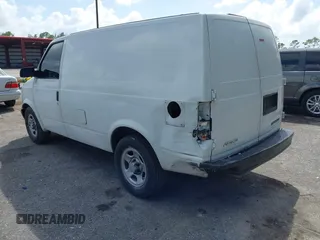 2005 Chevrolet Astro Cargo Van with VIN 1GCDM19X75B102872, listed as a IAAI auction lot 41954195 with 173,627 mi miles. Bid and sale history available at carsss.com. Image 3.