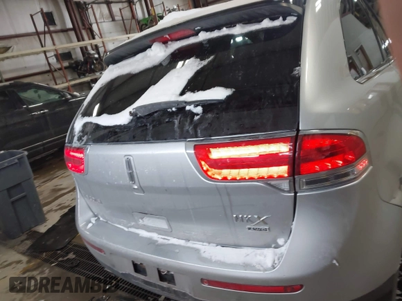 2013 Lincoln MKX with VIN 2LMDJ8JK7DBL43860, listed as a IAAI auction lot 41420211 with 130,175 mi miles. Bid and sale history available at carsss.com. Image 16.