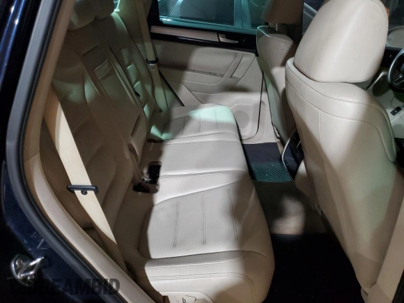 2012 Volkswagen Touareg Exec with VIN WVGEF9BP8CD007760, listed as a Copart auction lot 79271654 with 164,287 mi miles and Clean Title. Bid and sale history available at DreamBid. Image 11.