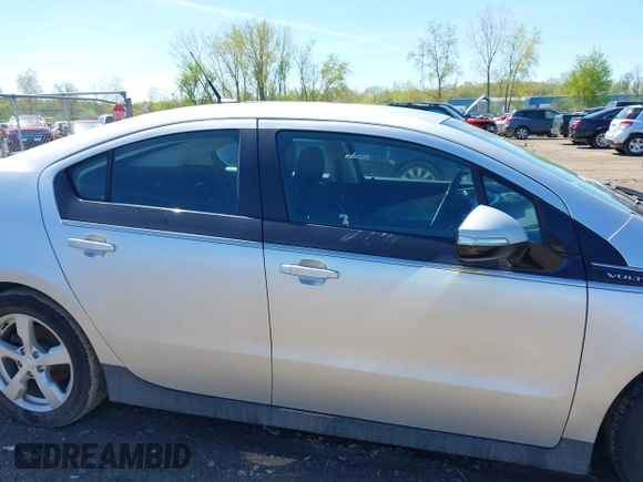 2013 Chevrolet Volt with VIN 1G1RA6E42DU112535, listed as a IAAI auction lot 42149877 with 79,979 mi miles and . Bid and sale history available at carsss.com. Image 13.