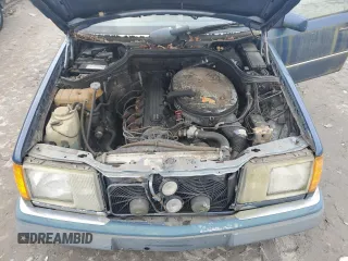 1992 Mercedes-Benz 300 E with VIN WDBEA30DXNB638841, listed as a Copart auction lot 87110814 with 87,201 mi miles and Clean Title. Bid and sale history available at carsss.com. Image 11.