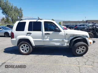 2006 Jeep Liberty Limited z VIN 1J4GL58K56W183758, wystawiony jako IAAI lot #42690220 z przebiegiem 76 067 mil mil oraz . Historia ofert i sprzedaży dostępna na DreamBid. Obrazek 13.