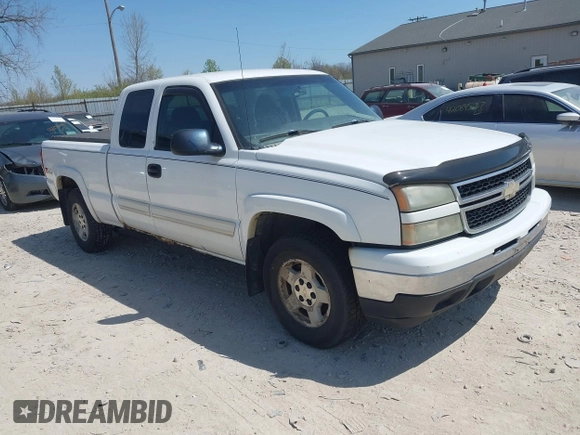 2006 Chevrolet Silverado 1500 LT1 with VIN 2GCEK19B061108884, listed as a IAAI auction lot 42072137 with 299,000 mi miles. Bid and sale history available at carsss.com. Image 1.