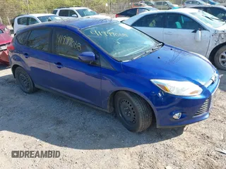 2012 Ford Focus SE z VIN 1FAHP3K28CL297610, wystawiony jako IAAI lot #41999068 z przebiegiem 164 482 mil mil oraz . Historia ofert i sprzedaży dostępna na DreamBid. Obrazek 1.