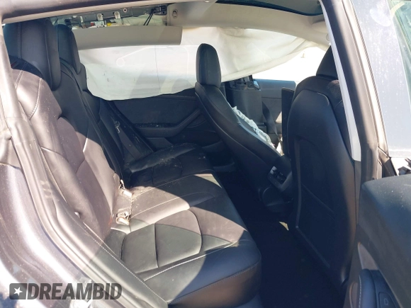 2022 Tesla Model 3 Long Range z VIN 5YJ3E1EB2NF251772, wystawiony jako IAAI lot #41773684 z przebiegiem 28 500 mil mil oraz . Historia ofert i sprzedaży dostępna na DreamBid. Obrazek 8.
