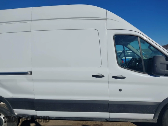 2019 Ford Transit z VIN 1FTYR2XM0KKB31496, wystawiony jako IAAI lot #41060049 z przebiegiem 60 004 mil mil oraz . Historia ofert i sprzedaży dostępna na DreamBid. Obrazek 13.
