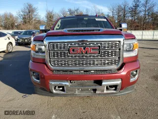 2019 GMC Sierra 2500HD Denali with VIN 1GT12SEY6KF265188, listed as a Copart auction lot 84848924 with 0 mi miles and Salvage Title. Bid and sale history available at carsss.com. Image 5.