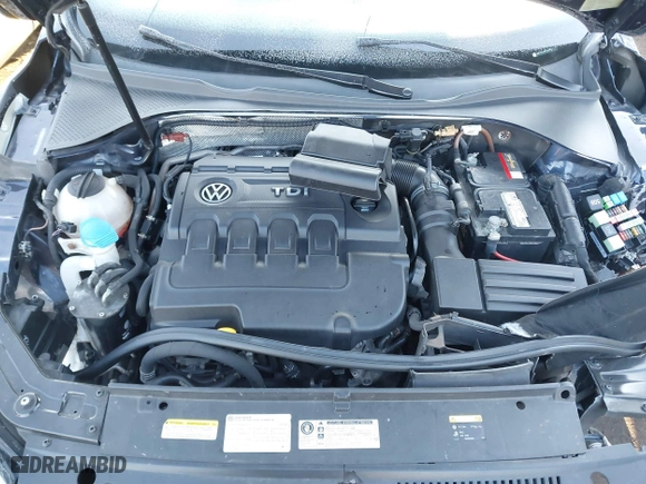 2015 Volkswagen Passat 2.0L TDI SE w/Sunroof with VIN 1VWBV7A34FC021031, listed as a IAAI auction lot 41601548 with 173,402 mi miles. Bid and sale history available at carsss.com. Image 10.