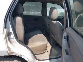 2002 Ford Escape XLT Choice with VIN 1FMYU03122KE08742, listed as a IAAI auction lot 42363962 with 299,455 mi miles and . Bid and sale history available at DreamBid. Image 8.
