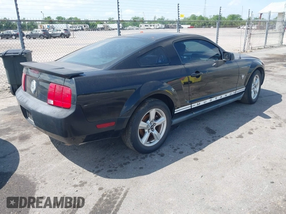 2009 Ford Mustang with VIN 1ZVHT80NX95112192, listed as a IAAI auction lot 42056743 with 141,206 mi miles and . Bid and sale history available at carsss.com. Image 4.