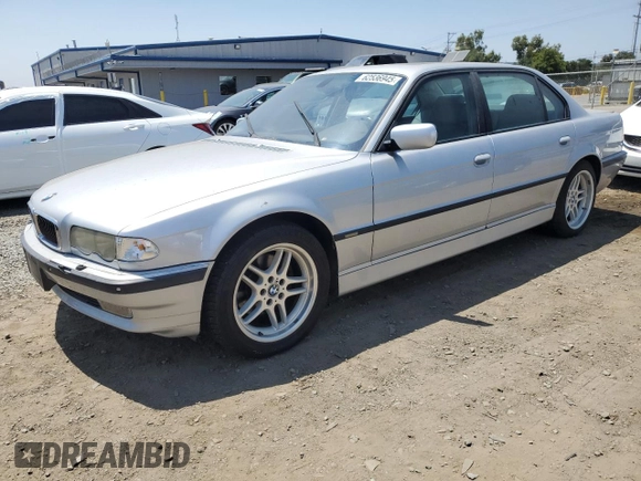 2001 BMW 7 Series 740iL z VIN WBAGH83461DP30331, wystawiony jako Copart lot #62536945 z przebiegiem 121 724 mil mil oraz Czysty tytuł • Clean title. Historia ofert i sprzedaży dostępna na DreamBid. Obrazek 1.