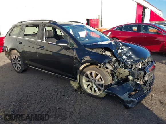 2015 Volkswagen Golf SportWagen TSI SE with VIN 3VWC17AU0FM513448, listed as a IAAI auction lot 41385273 with 158,861 mi miles. Bid and sale history available at carsss.com. Image 1.