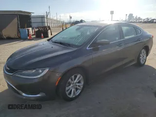 2015 Chrysler 200 Limited z VIN 1C3CCCAB0FN675000, wystawiony jako Copart lot #48125755 z przebiegiem 132 501 mil mil oraz Szkody całkowita. Historia ofert i sprzedaży dostępna na DreamBid. Obrazek 1.