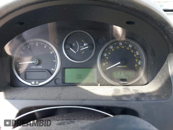 2010 Land Rover LR2 HSE z VIN SALFR2BN4AH180051, wystawiony jako IAAI lot #41830326 z przebiegiem 219 727 mil mil oraz . Historia ofert i sprzedaży dostępna na DreamBid. Obrazek 7.