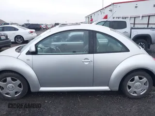2000 Volkswagen Beetle GLX с VIN 3VWDD21C6YM469268, выставлен на аукционе IAAI как лот 41208322 с пробегом 169 546 миль миль и . История ставок и продаж доступна на DreamBid. Изображение 15.