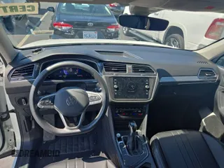 2024 Volkswagen Tiguan SE с VIN 3VV3B7AX4RM085495, выставлен на аукционе IAAI как лот 42796456 с пробегом 34 680 миль миль и . История ставок и продаж доступна на DreamBid. Изображение 22.