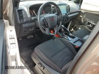 2023 Nissan Frontier SV z VIN 1N6ED1EK8PN668889, wystawiony jako Copart lot #55412555 z przebiegiem 19 323 mil mil oraz Szkoda całkowita • Salvage title. Historia ofert i sprzedaży dostępna na DreamBid. Obrazek 8.