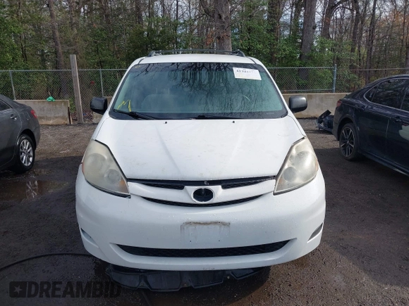 2008 Toyota Sienna LE with VIN 5TDBK23C28S010610, listed as a IAAI auction lot 41944472 with 149,223 mi miles. Bid and sale history available at carsss.com. Image 12.