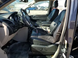 2013 Chrysler Town & Country Touring L with VIN 2C4RC1CG3DR797787, listed as a Copart auction lot 48028685 with 152,579 mi miles and Salvage Title. Bid and sale history available at DreamBid. Image 7.