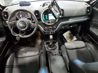 2018 MINI Countryman Cooper S with VIN WMZYT5C39J3E62282, listed as a Copart auction lot 53052945 with 32,103 mi miles and Salvage title. Bid and sale history available at DreamBid. Image 8.
