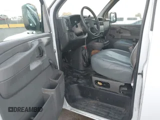 2003 GMC Savana Cargo Van Y3H Paratransit with VIN 1GTHG39U531108313, listed as a IAAI auction lot 40742517 with 126,065 mi miles. Bid and sale history available at carsss.com. Image 5.