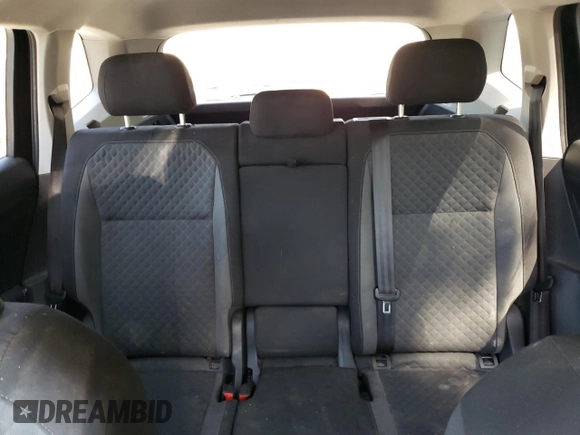 2018 Volkswagen Tiguan S with VIN 3VV0B7AX5JM033302, listed as a Copart auction lot 61534745 with 111,230 mi miles and Salvage title. Bid and sale history available at DreamBid. Image 10.