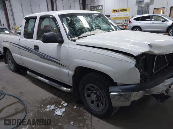 2006 Chevrolet Silverado 1500 Work Truck with VIN 1GCEC19X26Z224605, listed as a IAAI auction lot 41192204 with 140,231 mi miles. Bid and sale history available at carsss.com. Image 1.