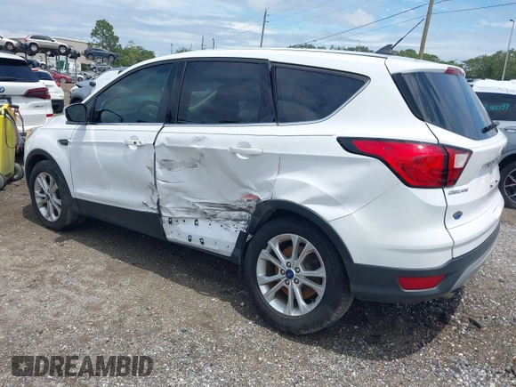 2019 Ford Escape SE z VIN 1FMCU0GD1KUA12322, wystawiony jako IAAI lot #42232033 z przebiegiem 141 764 mil mil oraz . Historia ofert i sprzedaży dostępna na DreamBid. Obrazek 3.