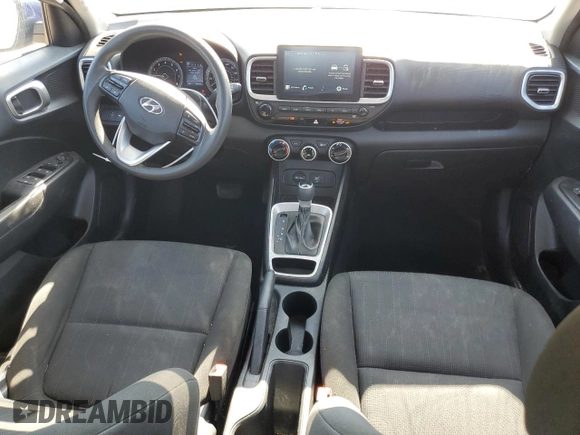 2021 Hyundai Venue SE z VIN KMHRB8A36MU068242, wystawiony jako Copart lot #56143775 z przebiegiem 104 035 mil mil oraz Czysty tytuł • Clean title. Historia ofert i sprzedaży dostępna na DreamBid. Obrazek 8.