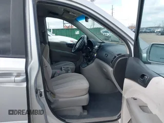 2008 Kia Sedona with VIN KNDMB133086255036, listed as a IAAI auction lot 41923884 with 269,470 mi miles. Bid and sale history available at carsss.com. Image 5.