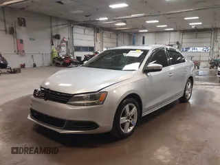 2014 Volkswagen Jetta TDI w/Premium с VIN 3VW3L7AJ6EM379401, выставлен на аукционе IAAI как лот 42086326 с пробегом 89 870 миль миль и . История ставок и продаж доступна на DreamBid. Изображение 2.