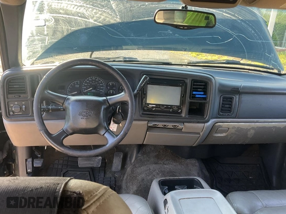 2001 Chevrolet Suburban LS with VIN 3GNEC16T51G289417, listed as a Copart auction lot 64549525 with 232,742 mi miles and Clean title. Bid and sale history available at DreamBid. Image 9.