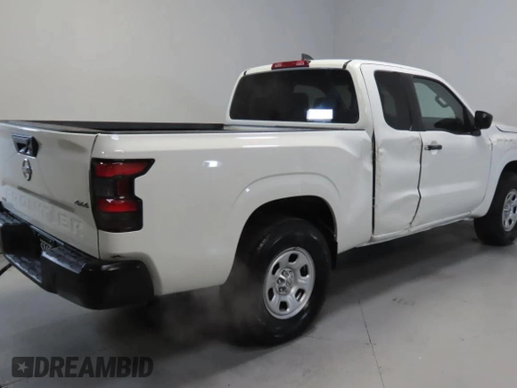 2024 Nissan Frontier SV with VIN 1N6ED1CM3RN642238, listed as a Copart auction lot 60930935 with 2,233 mi miles and Salvage title. Bid and sale history available at DreamBid. Image 3.