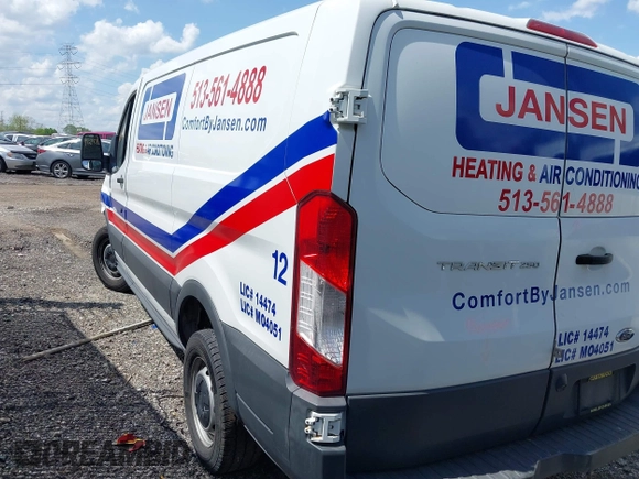 2017 Ford Transit z VIN 1FTYR1ZM1HKB13413, wystawiony jako IAAI lot #42117599 z przebiegiem 114 620 mil mil oraz . Historia ofert i sprzedaży dostępna na DreamBid. Obrazek 3.