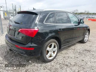 2012 Audi Q5 3.2L Premium Plus with VIN WA1DKAFP2CA040692, listed as a IAAI auction lot 42103532 with 177,382 mi miles. Bid and sale history available at carsss.com. Image 4.