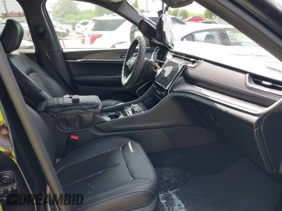 2024 Jeep Grand Cherokee Limited with VIN 1C4RJHBG9RC168955, listed as a IAAI auction lot 42032904 with 7,496 mi miles and . Bid and sale history available at DreamBid. Image 5.