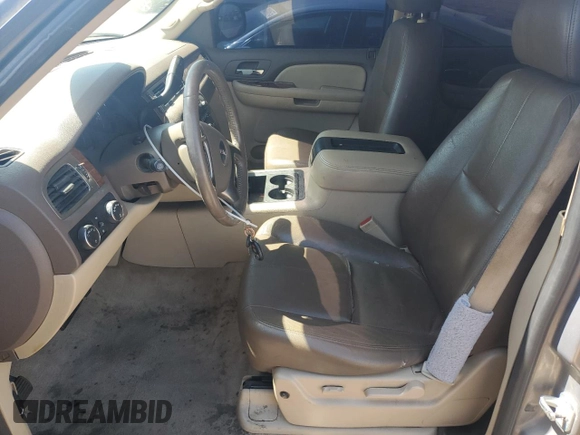 2007 GMC Yukon XL SLT z VIN 1GKFK16317J189987, wystawiony jako Copart lot #62029895 z przebiegiem 192 166 mil mil oraz Czysty tytuł • Clean title. Historia ofert i sprzedaży dostępna na DreamBid. Obrazek 7.