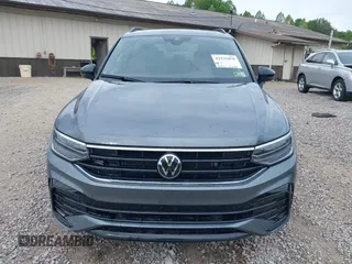 2024 Volkswagen Tiguan SE R-Line Black with VIN 3VV8B7AX1RM181025, listed as a IAAI auction lot 42131070 with 5,497 mi miles and . Bid and sale history available at DreamBid. Image 12.