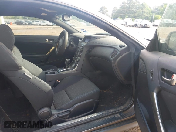 2015 Hyundai Genesis Coupe 3.8L Base с VIN KMHHU6KJ3FU124857, выставлен на аукционе IAAI как лот 42168363 с пробегом 130 469 миль миль и . История ставок и продаж доступна на DreamBid. Изображение 5.