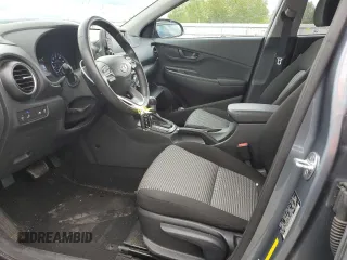 2021 Hyundai Kona SEL z VIN KM8K2CAA9MU605155, wystawiony jako Copart lot #56646585 z przebiegiem 22 538 mil mil oraz Szkoda całkowita • Salvage title. Historia ofert i sprzedaży dostępna na DreamBid. Obrazek 7.