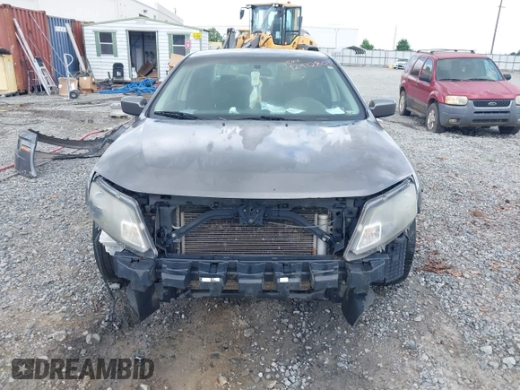 2010 Ford Fusion SE z VIN 3FAHP0HA0AR390424, wystawiony jako IAAI lot #42412805 z przebiegiem 276 002 mil mil oraz . Historia ofert i sprzedaży dostępna na DreamBid. Obrazek 6.