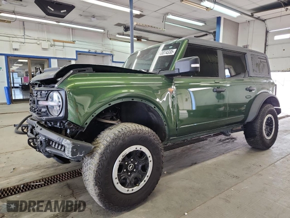 2023 Ford Bronco z VIN 1FMEE5DP9PLB54433, wystawiony jako Copart lot #60074335 z przebiegiem 23 709 mil mil oraz Szkoda całkowita • Salvage title. Historia ofert i sprzedaży dostępna na DreamBid. Obrazek 1.