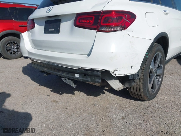 2022 Mercedes-Benz GLC with VIN W1N0G8DB7NG106295, listed as a IAAI auction lot 41842882 with 30,526 mi miles. Bid and sale history available at carsss.com. Image 17.
