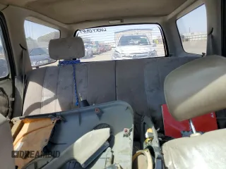 2001 Toyota 4Runner SR5 z VIN JT3GN86R610214954, wystawiony jako Copart lot #56042545 z przebiegiem 240 167 mil mil oraz Czysty tytuł • Clean title. Historia ofert i sprzedaży dostępna na DreamBid. Obrazek 10.
